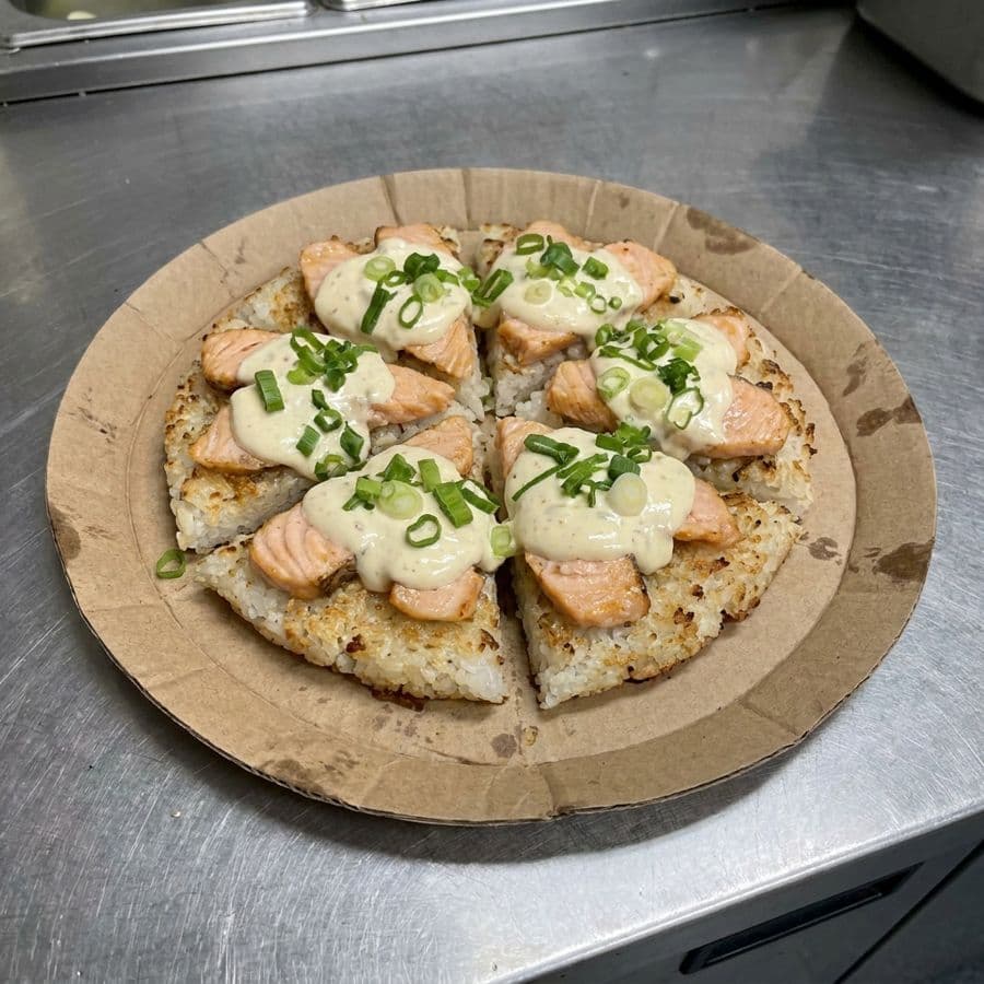 19. Salmon Pizza (6pcs)