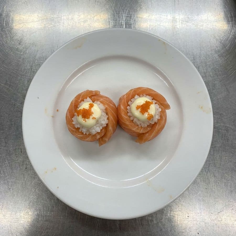 Salmon Rose Sushi (2 Pcs.)