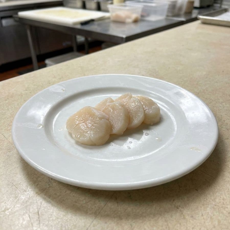 Scallop (Hotategai) Sashimi (4 Pcs.)