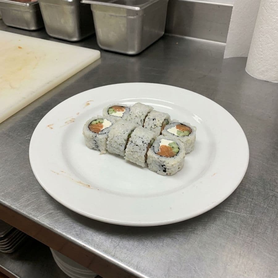 21. Philadelphia Roll (6 Pcs.)