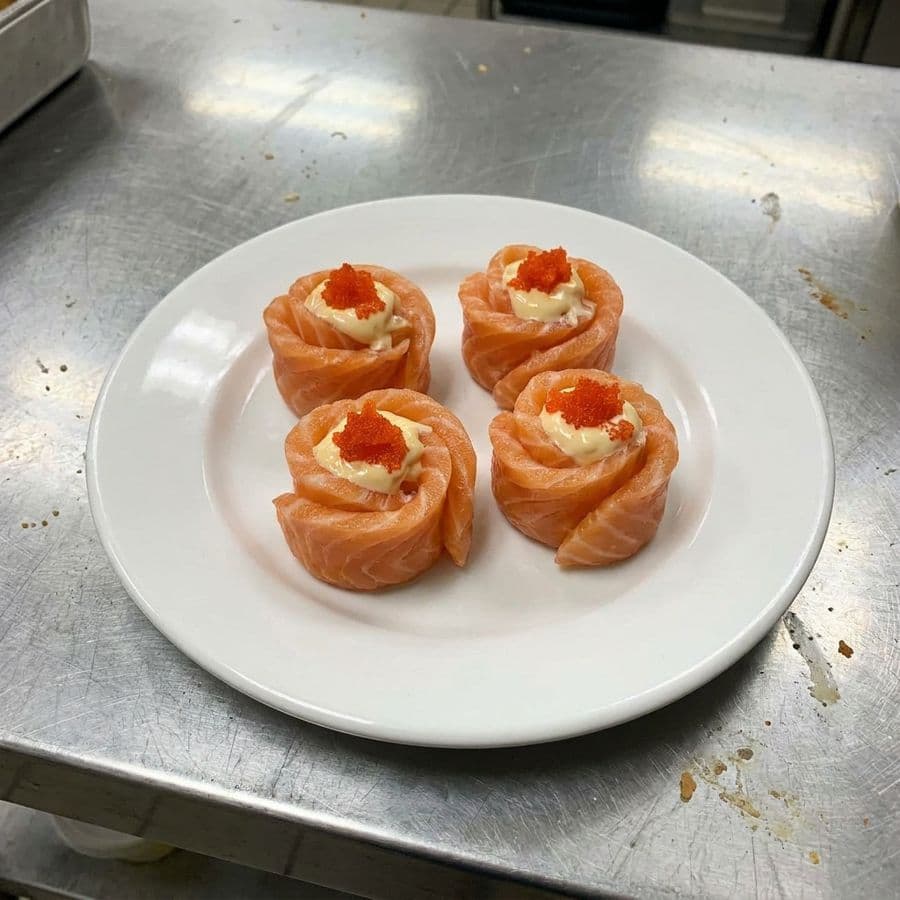 Salmon Rose Sashimi (4pcs)