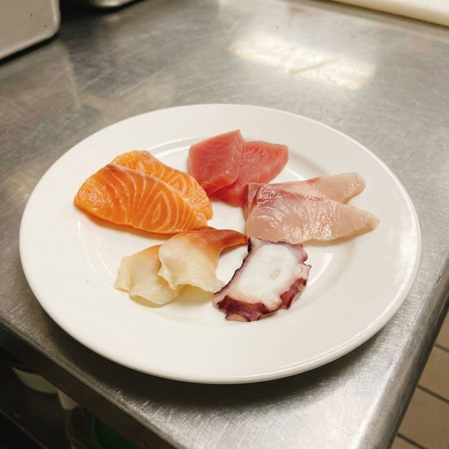 25.Sashimi Appetizer