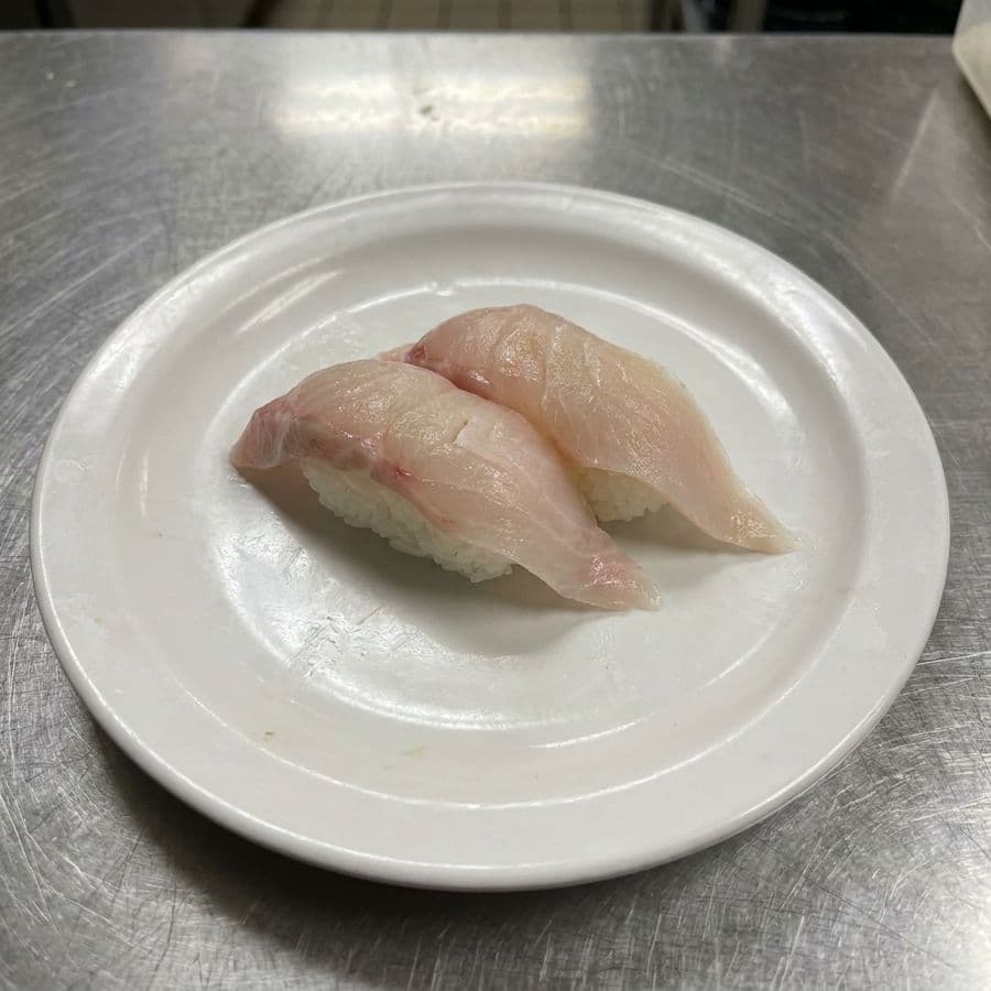 Snapper (Tai) Sushi (2 Pcs.)
